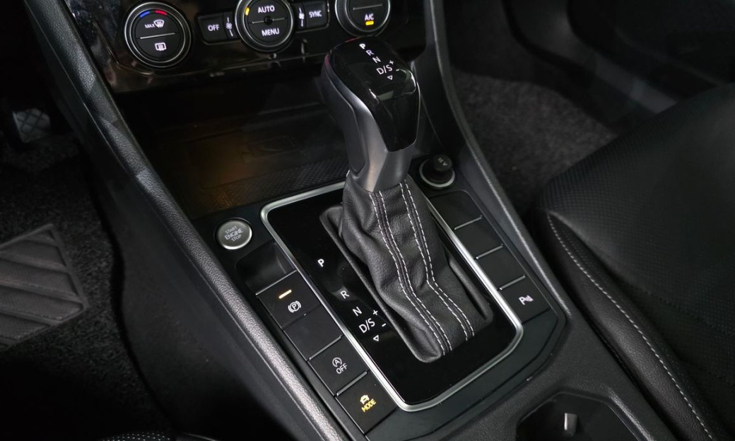 Volkswagen Jetta 1.4 TSI Prestige, 2021