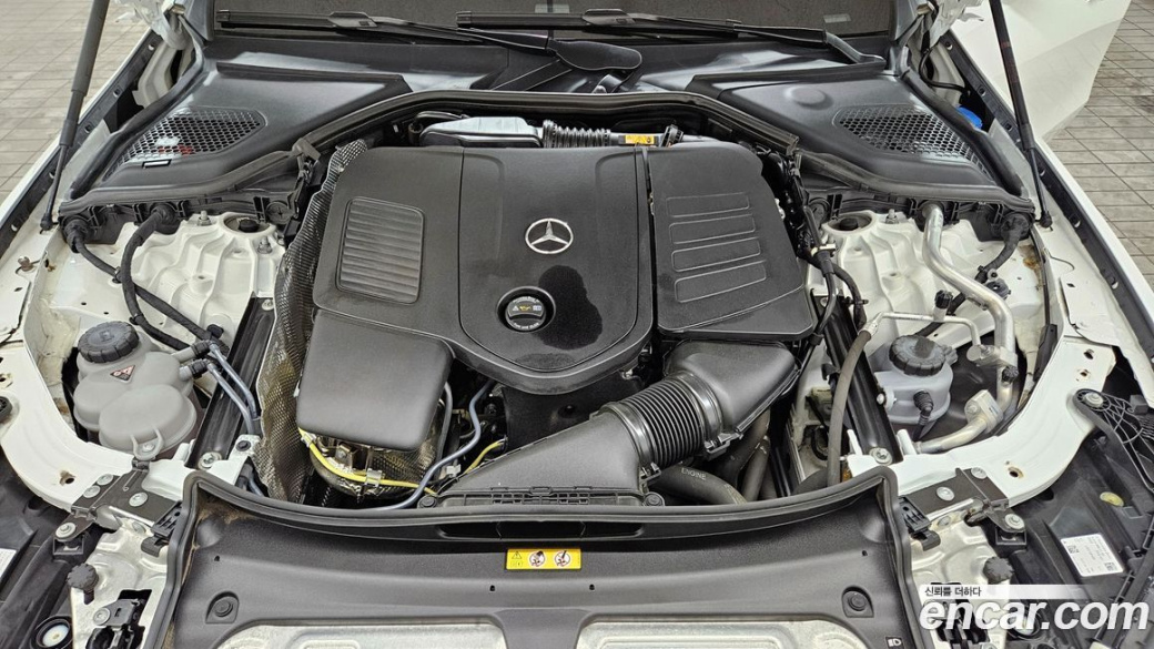 Mercedes-Benz E-Class E300 4MATIC Exclusive, 2024