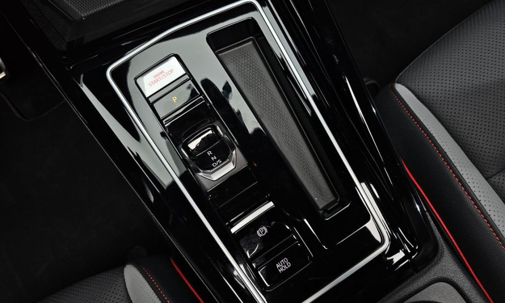 Volkswagen Golf 2.0 GTI, 2024