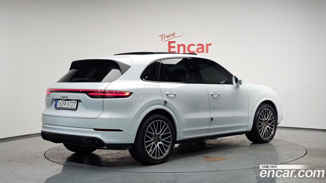 Porsche Cayenne 3.0 PLATINUM EDITION, 2022