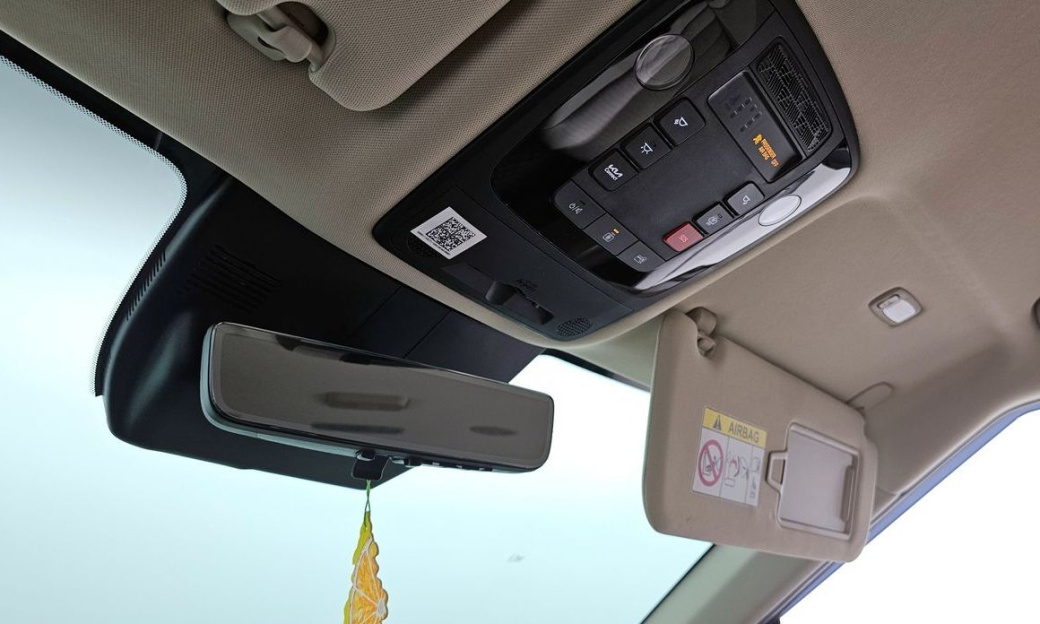 Kia Carnival 9-Seater Gravity, 2025
