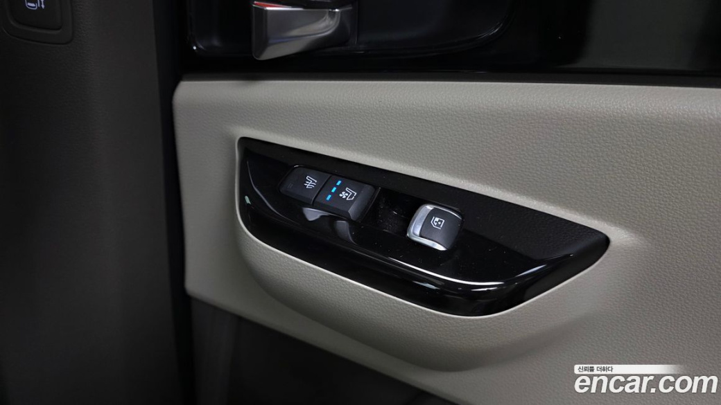 Kia Carnival 9-Seater Noblesse, 2023