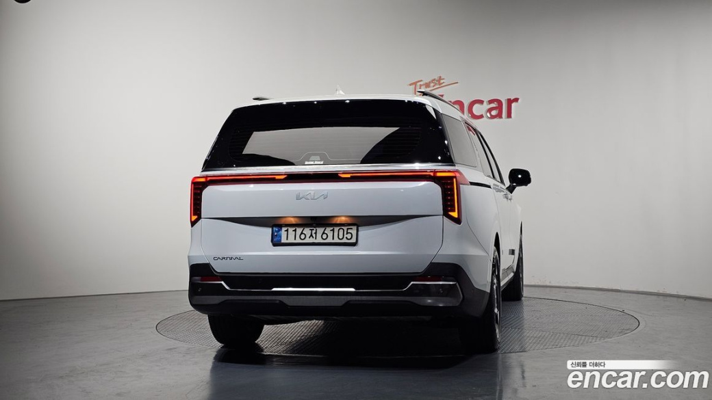Kia Carnival 9-Seater Signature, 2024