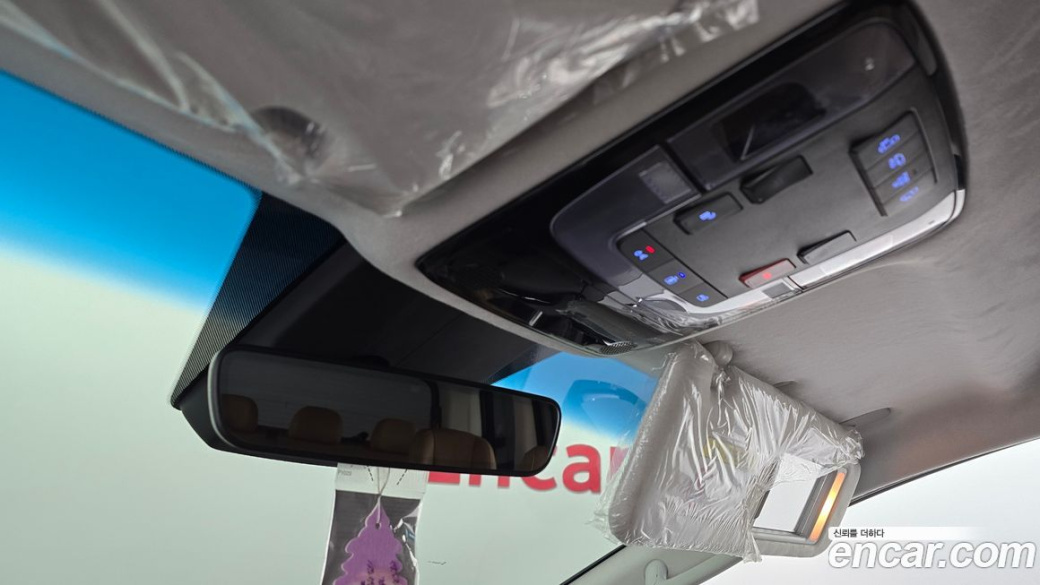Hyundai Staria 4WD Lounge 7-Seater, 2023