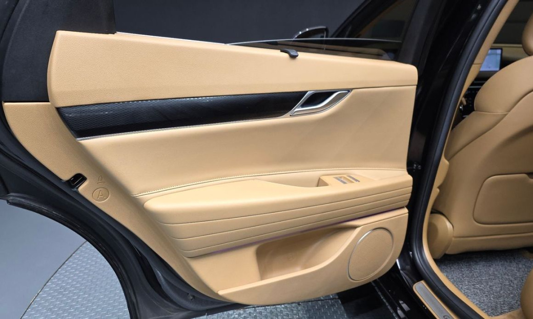 Genesis G80 Gasoline 2.5 Turbo 2WD, 2025
