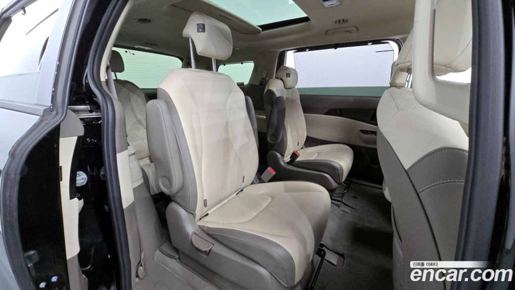 Kia Carnival 9-Seater Noblesse, 2022