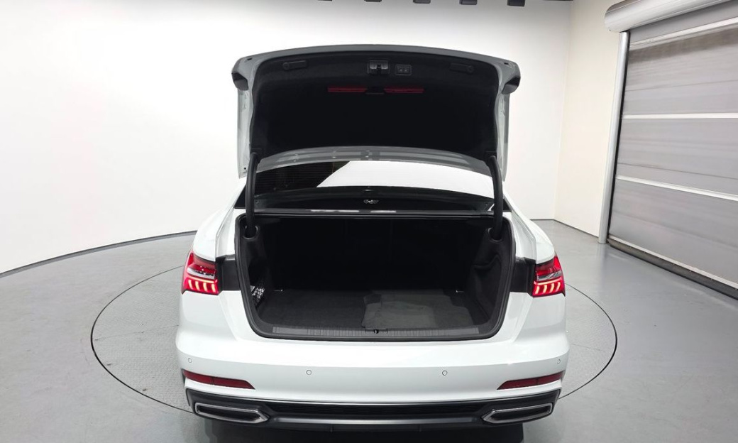 Audi A6 45 TFSI Quattro Premium, 2023