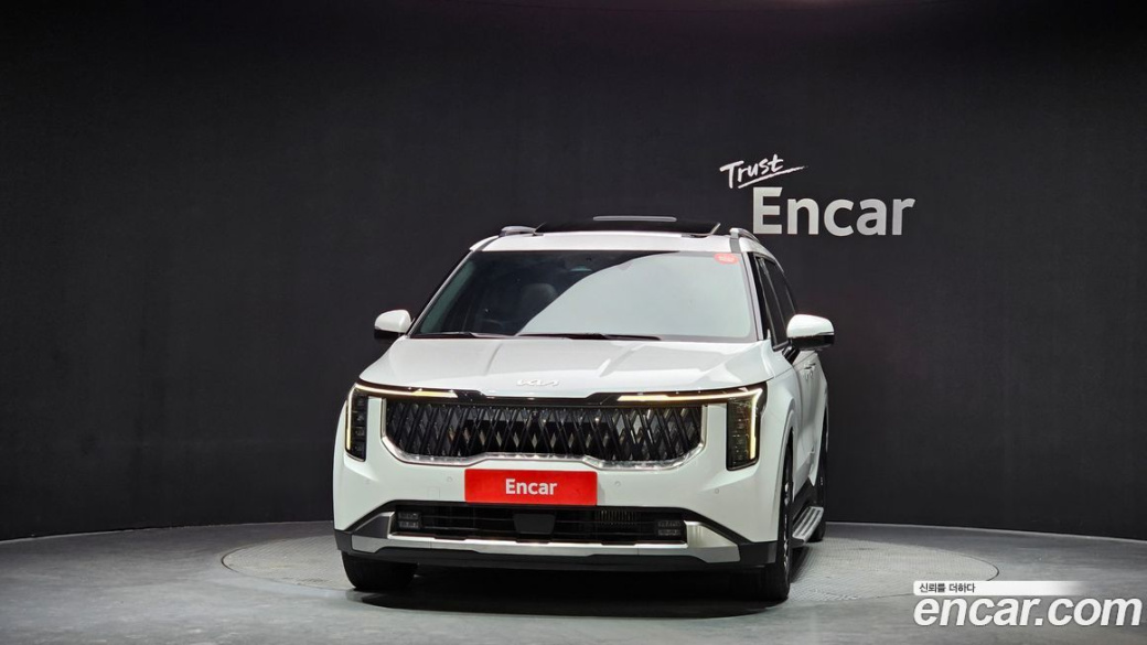Kia Carnival 9-Seater Signature, 2024