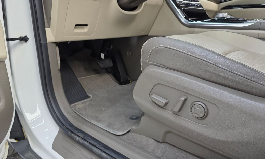 Kia Carnival 9-Seater Noblesse, 2023