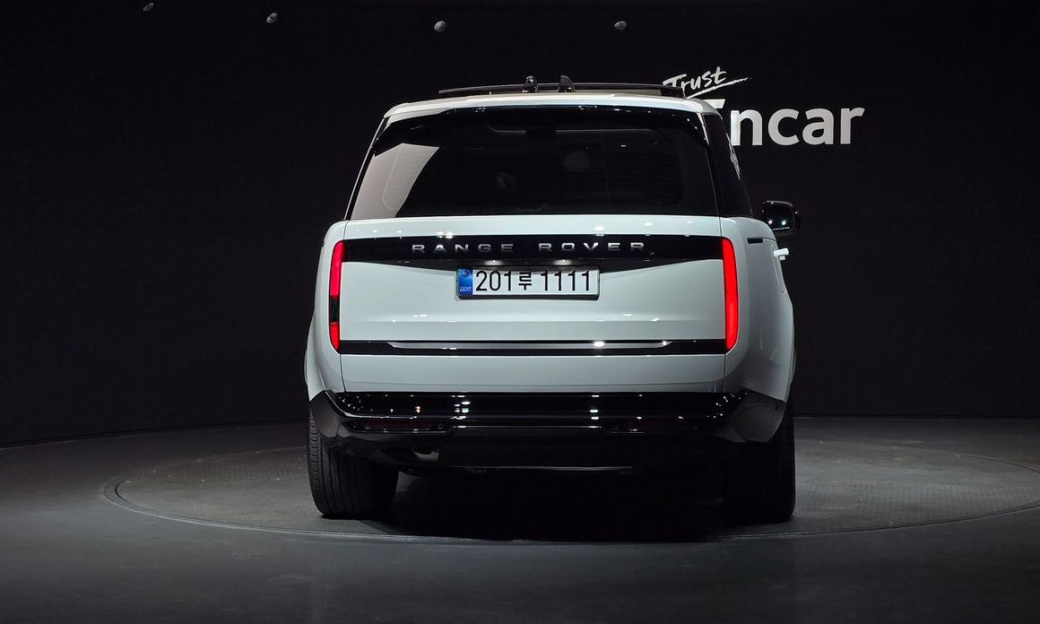 Land Rover Range Rover D350 Autobiography Long Wheel Base, 2025