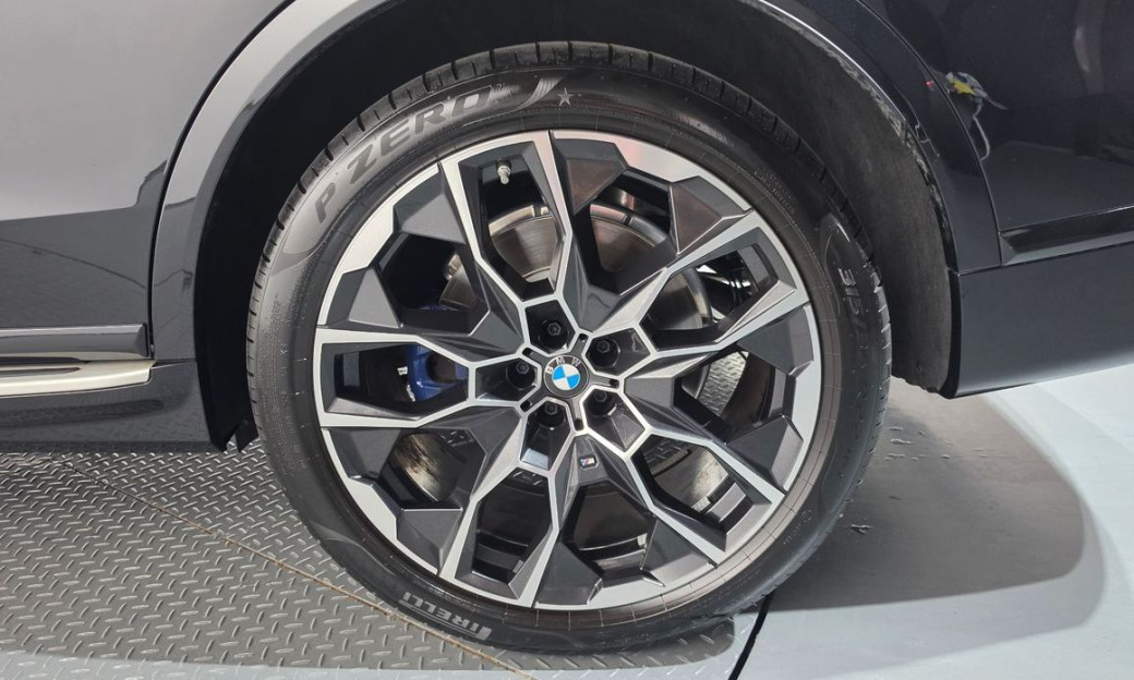 BMW X7 xDrive 40i M Sport 6STR, 2025