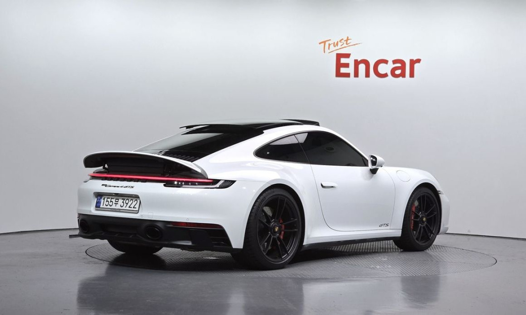 Porsche 911 Carrera 4 GTS, 2023