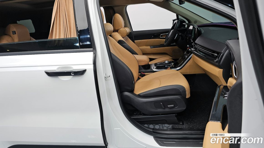 Kia Carnival 9-Seater Signature, 2023