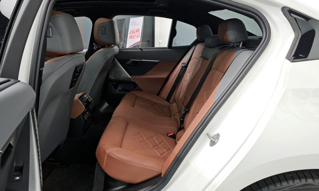 BMW 5-Series 530i xDrive M Sport, 2024