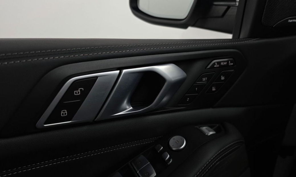 BMW X7 xDrive 40i Design Pure Excellence 6-Seater, 2024
