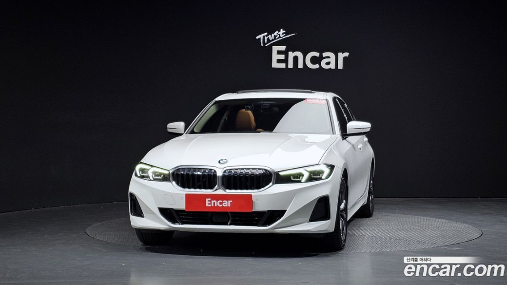 BMW 3-Series 320i, 2023