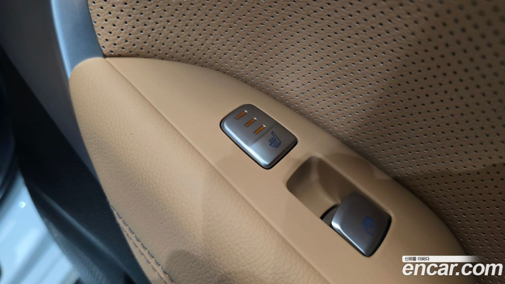 Genesis G70 Gasoline 2.0T 4WD, 2022
