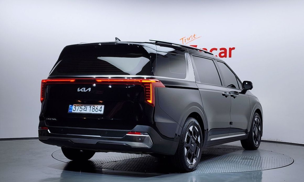 Kia Carnival 9-Seater Signature, 2025