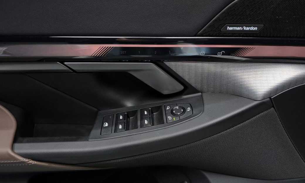 BMW 5-Series 520i M Sport, 2025