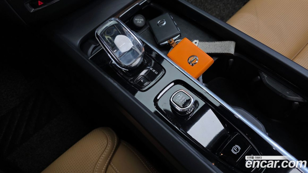 Volvo XC60 B5 Inscription, 2022
