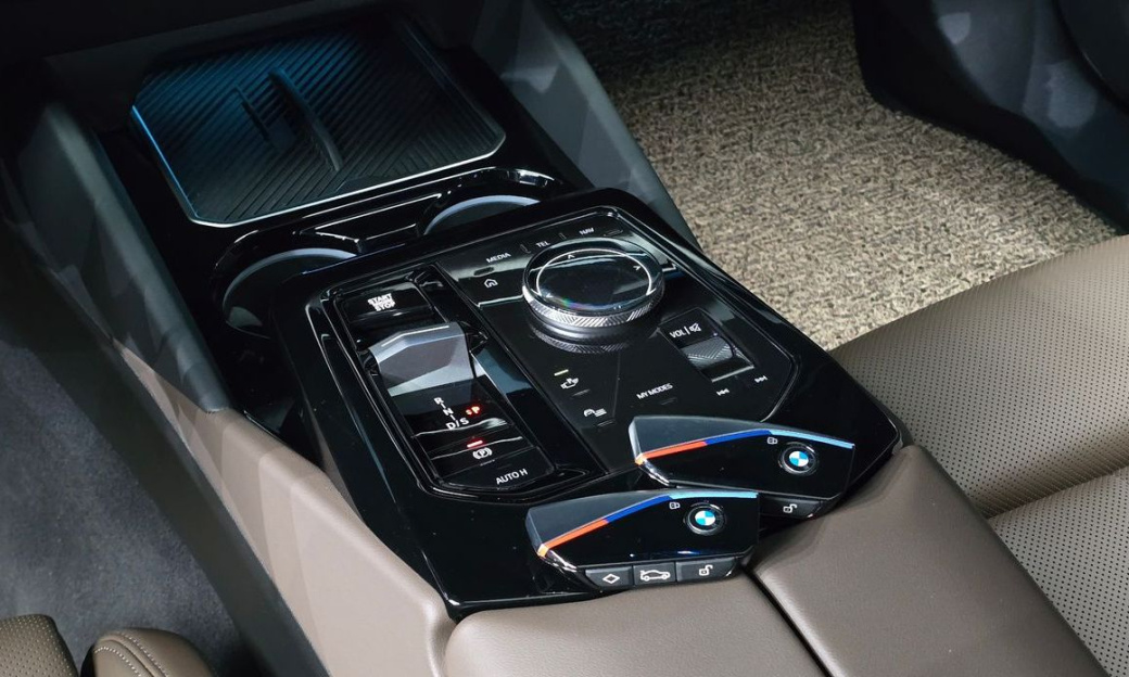 BMW 5-Series 520i M Sport, 2024