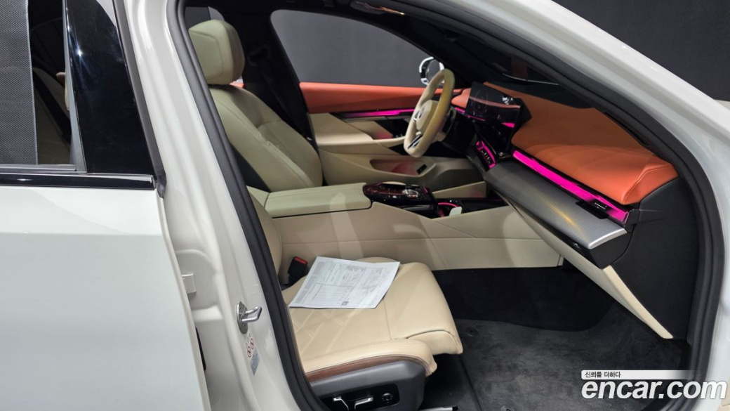 BMW 5-Series 530i xDrive M Sport, 2024