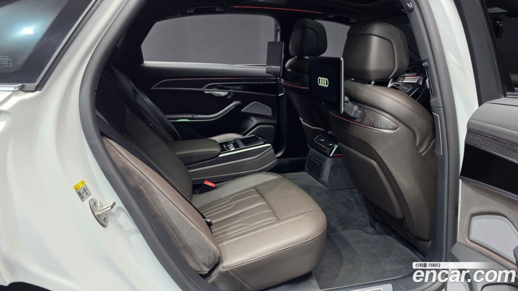 Audi A8 55 TFSI Quattro Premium LWB, 2023