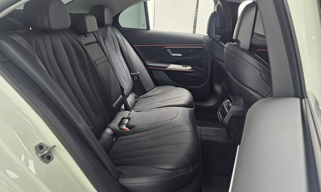 Mercedes-Benz E-Class E200 Avantgarde, 2025