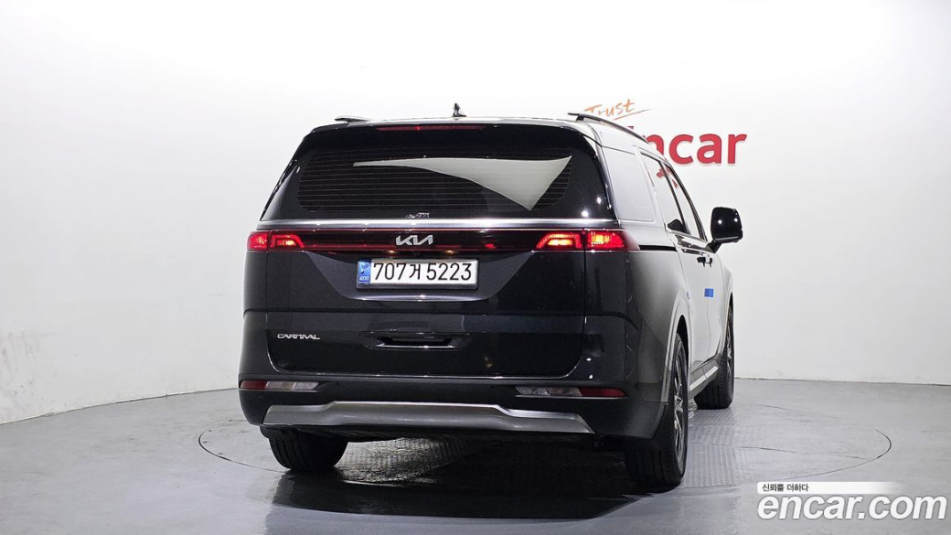 Kia Carnival 11-Seater Signature, 2023