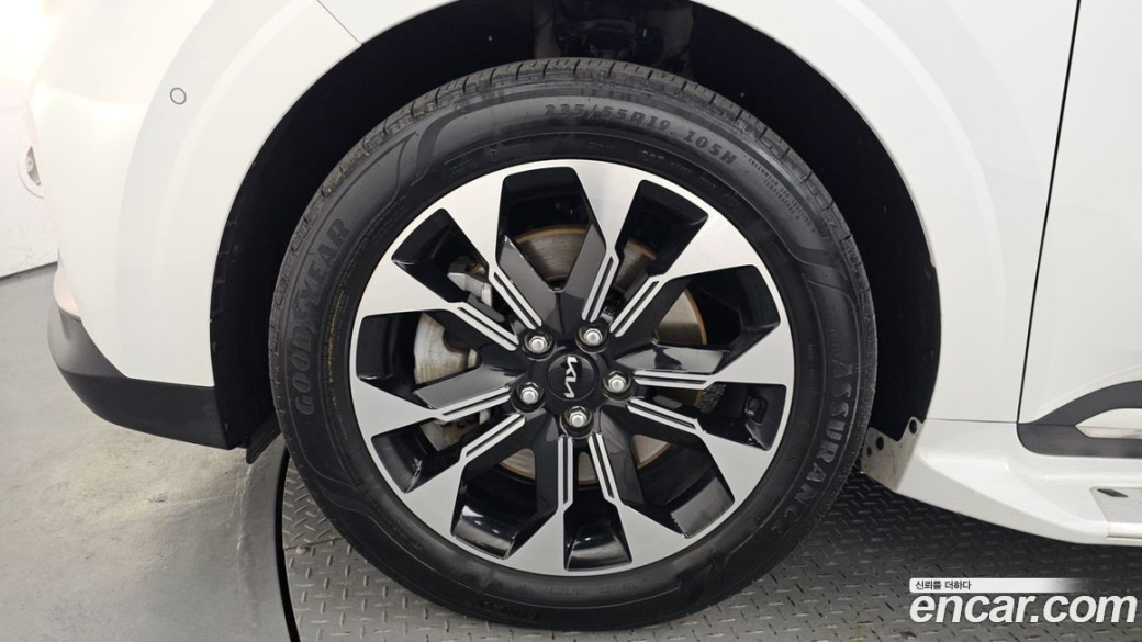 Kia Carnival 7-Seater Hi-Limousine, 2023
