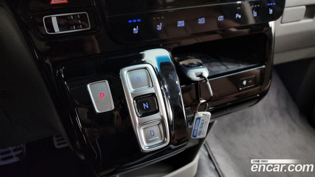 Hyundai Staria 4WD , 2022
