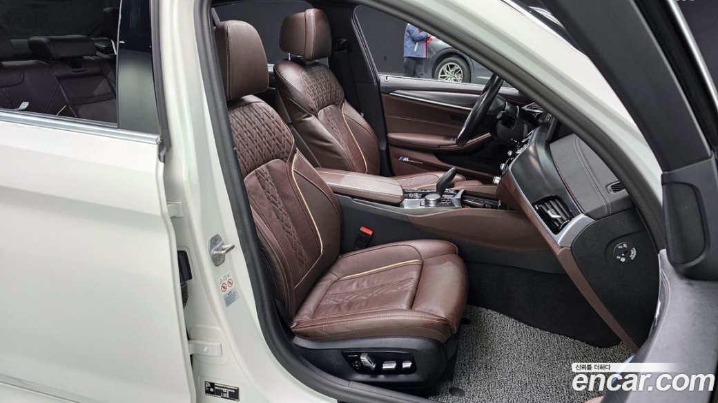 BMW 5-Series 523d xDrive M Sport, 2023
