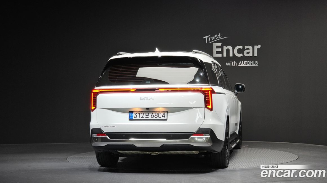 Kia Carnival 9-Seater Signature, 2025