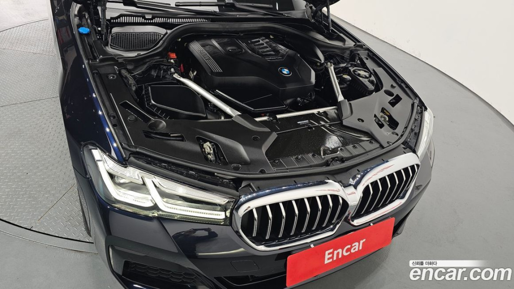BMW 5-Series 520i M Sport, 2023
