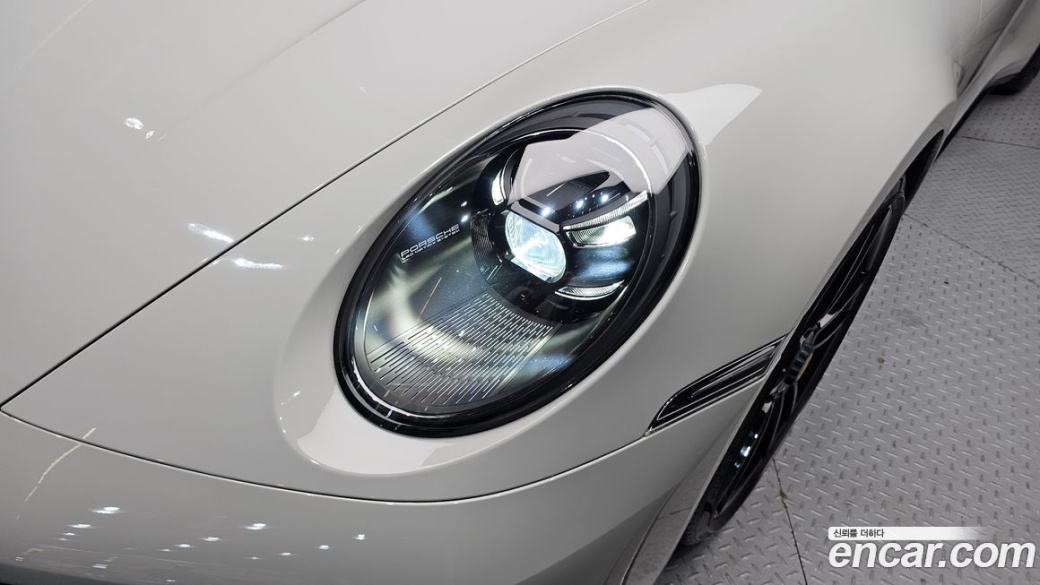 Porsche 911 Carrera 4 GTS Cabriolet, 2023
