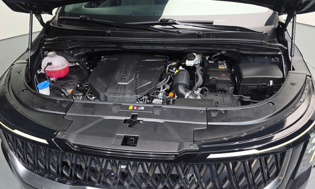 Kia Carnival 7-Seater Signature, 2024