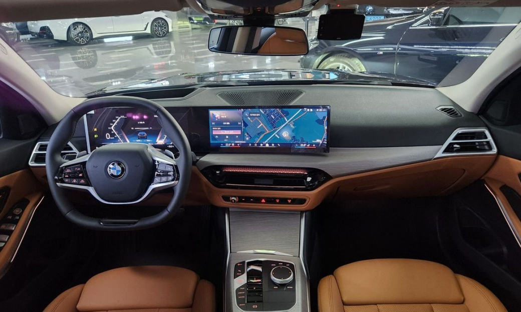 BMW 3-Series 320i, 2025