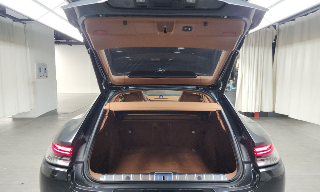 Porsche Panamera 4.0 Turbo S, 2023
