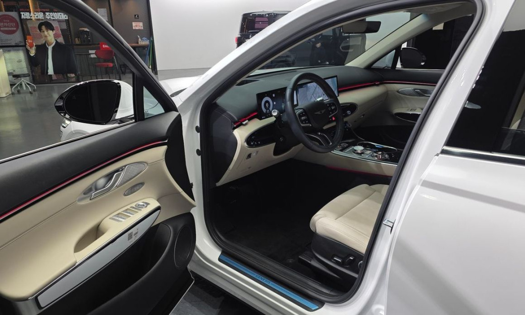 Genesis GV70 2.5T Gasoline AWD, 2025