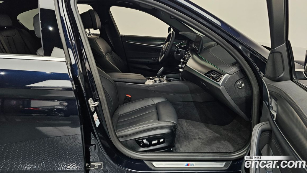 BMW 5-Series 520i M Sport, 2023