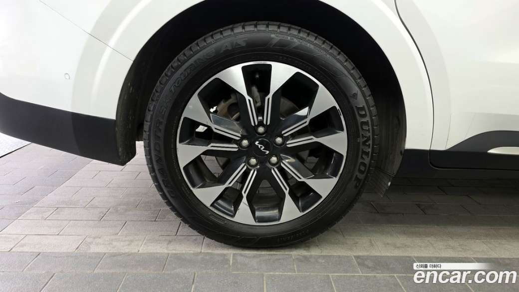 Kia Carnival 9-Seater Signature, 2023