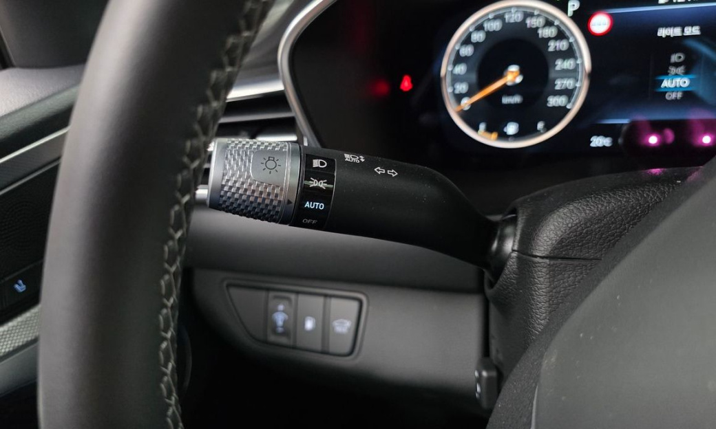 Genesis G70 Gasoline 2.5T 4WD, 2025