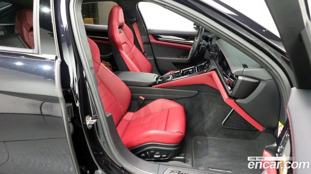 Porsche Panamera 4.0 GTS, 2025