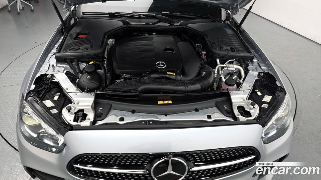 Mercedes-Benz E-Class E350 4MATIC AMG Line, 2022