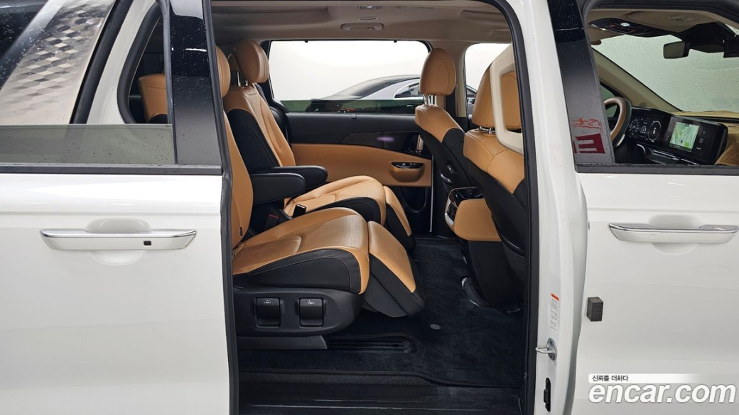 Kia Carnival 7-Seater Signature, 2023