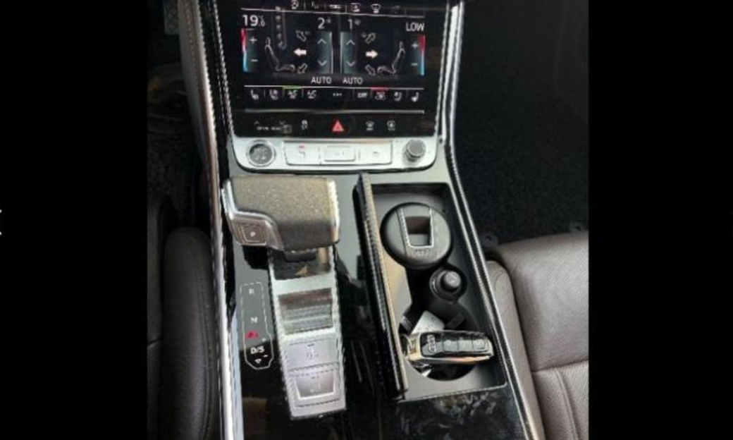 Audi A8 60 TFSI Quattro LWB, 2021