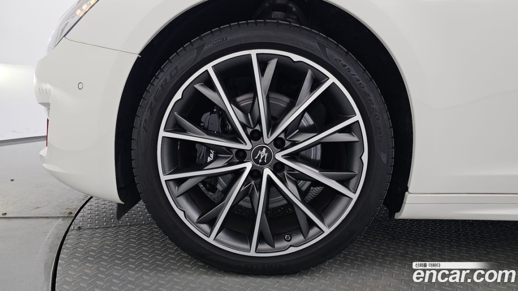 Maserati Ghibli 2.0 GT, 2023