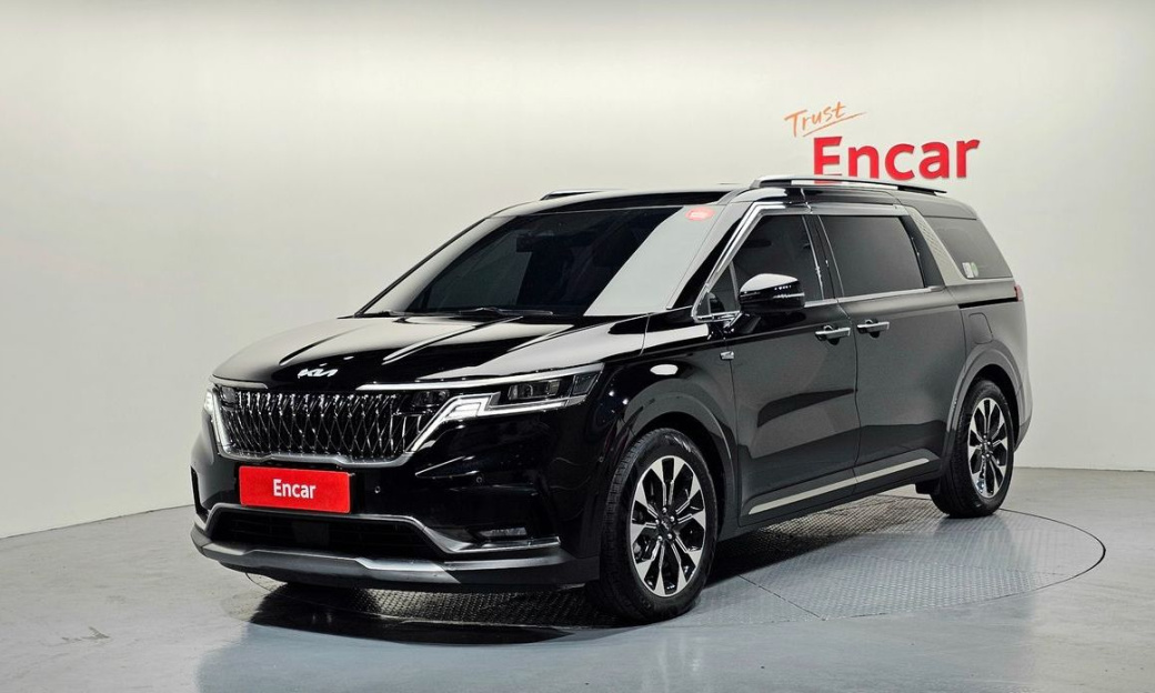 Kia Carnival 7-Seater Signature, 2023