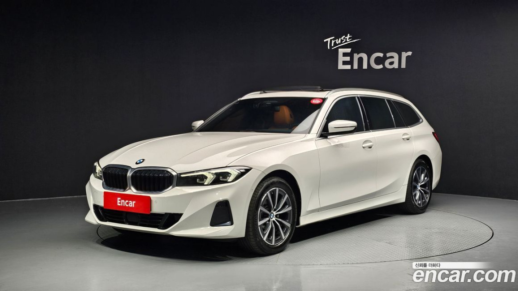 BMW 3-Series 320i Touring, 2024