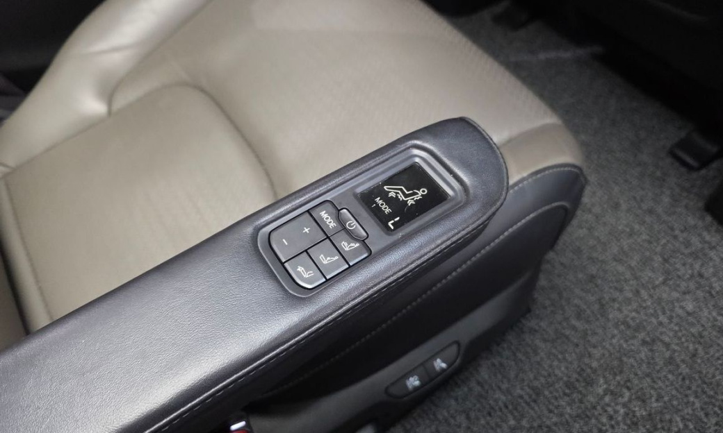 Kia Carnival 7-Seater Signature, 2025